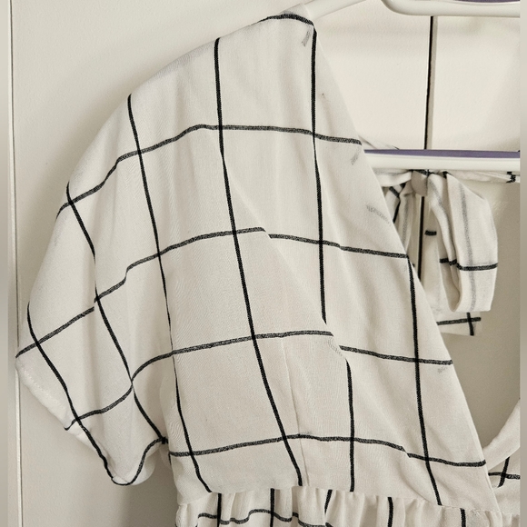 HYFVE Deep V Top - Picture 2 of 8